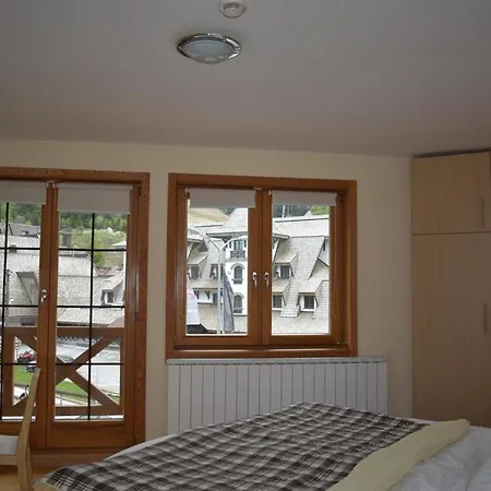 117 Jahorina-privatni U Vucko 4*